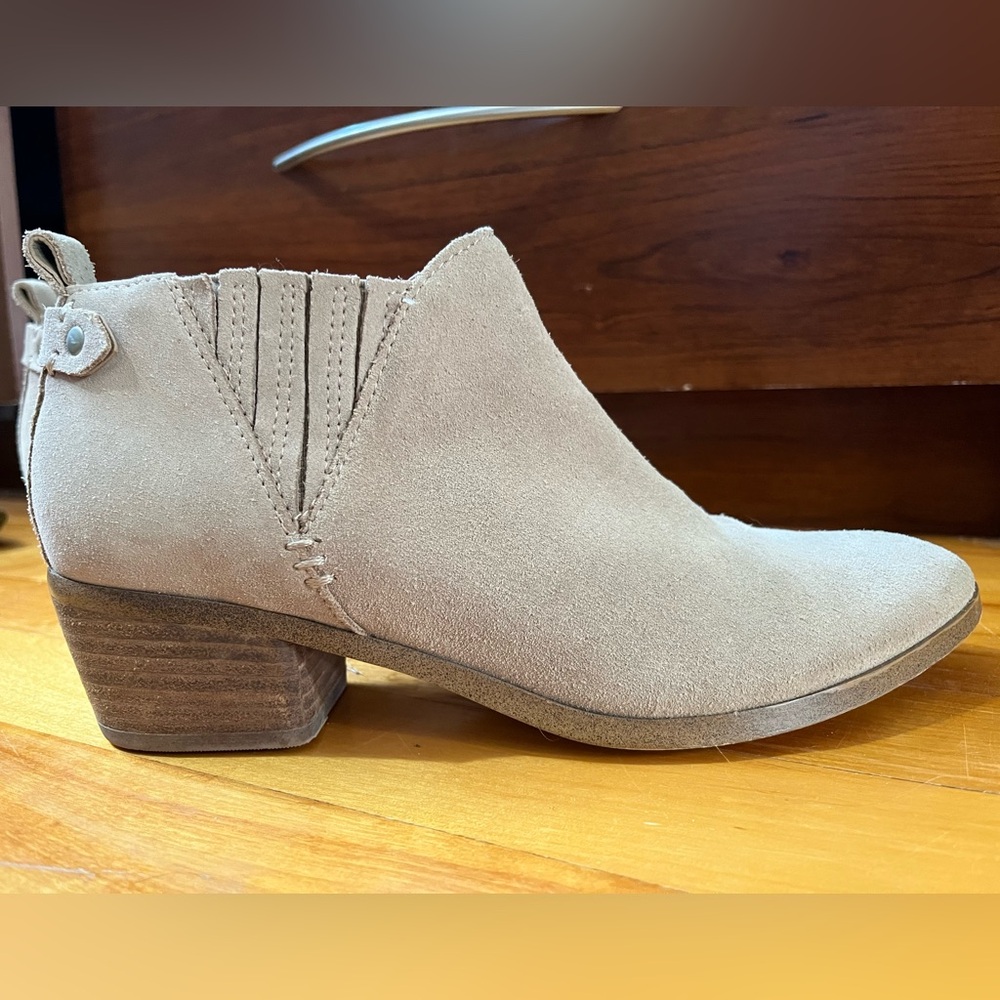 Marc Fisher Tan Suede Leather Ankle Boots - Wilde Size 8